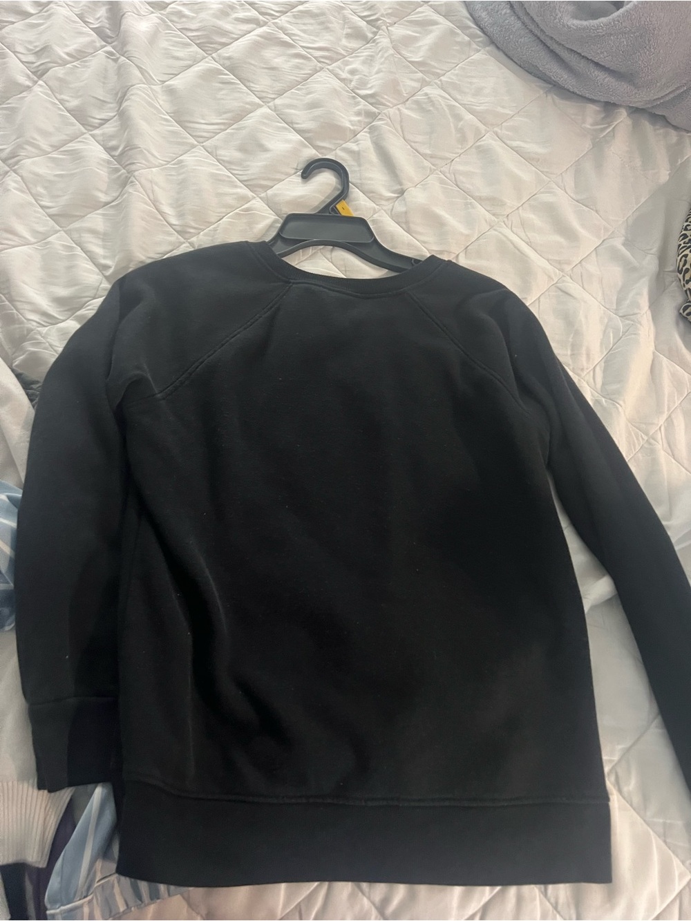 Time and Tru Black Crewneck Pullover Sweater